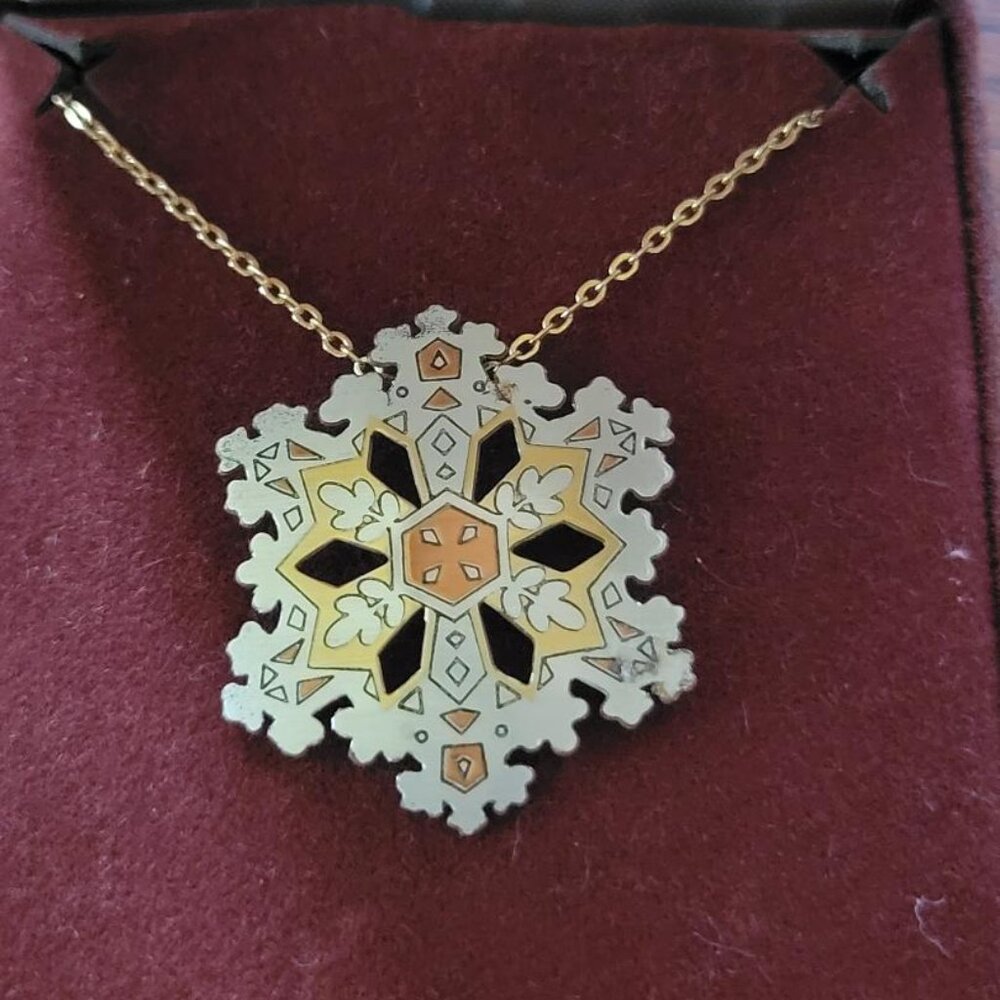 Vintage Reed & Barton Damascene Snowflake Pendant on 18" Gold Tone Chain in Box